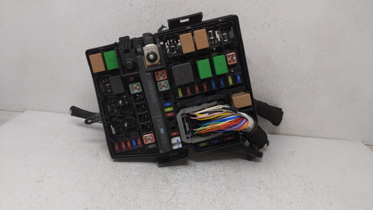 2014-2015 Kia Optima Fusebox Fuse Box Panel Relay Module P/N:1410210889 91955-2T730 Fits 2014 2015 OEM Used Auto Parts - Oemusedautoparts1.com