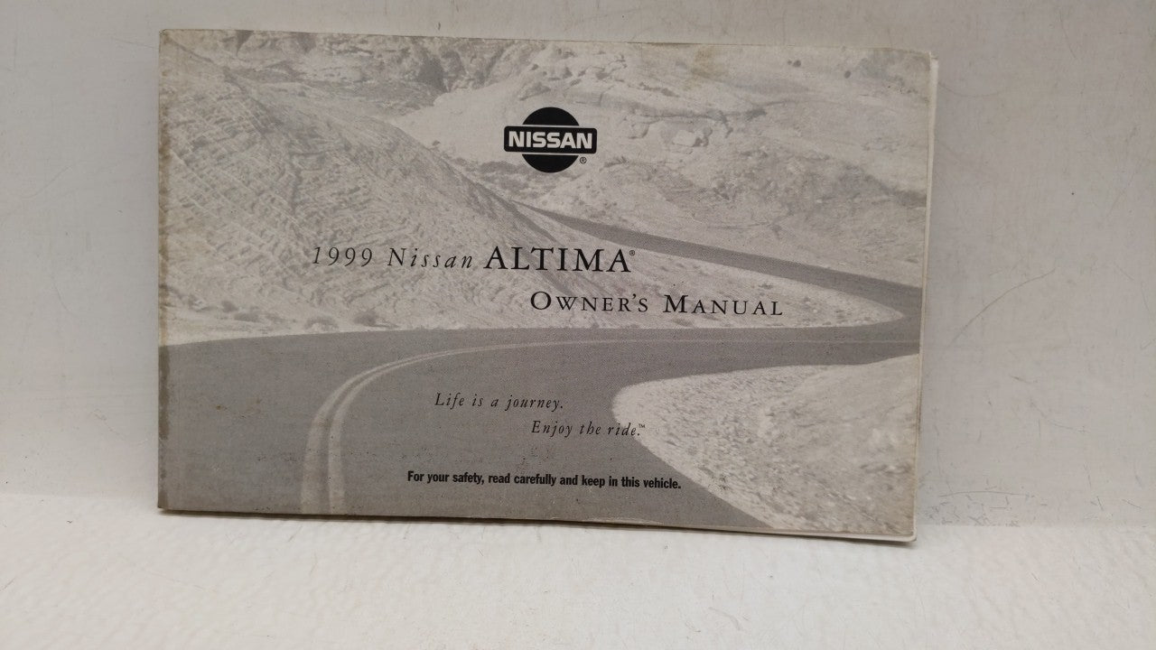 1999 Nissan Altima Owners Manual Book Guide P/N:OM9E-0L30U3 OEM Used Auto Parts - Oemusedautoparts1.com