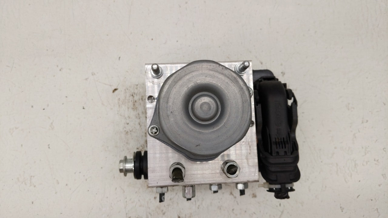 2016-2018 Nissan Sentra ABS Pump Control Module Replacement P/N:47660 5UD0C 47660 4FU0C Fits 2016 2017 2018 OEM Used Auto Parts - Oemusedautoparts1.com