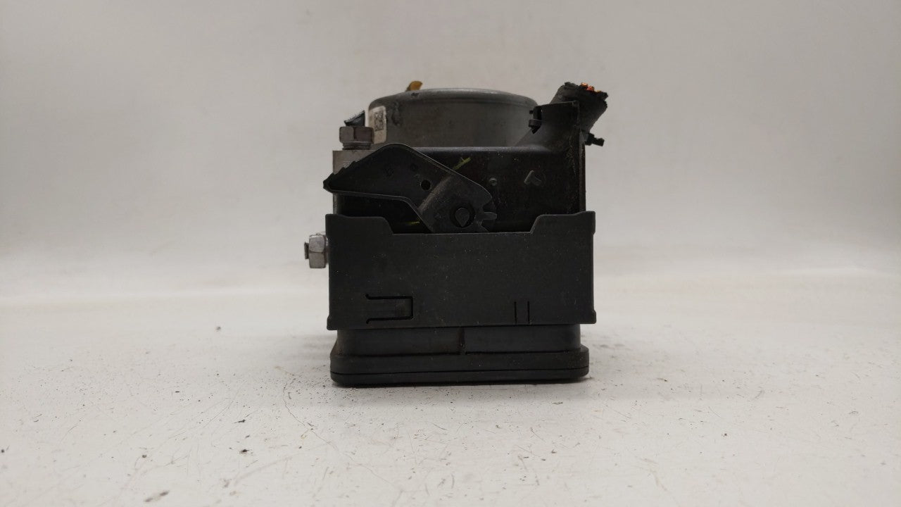 2016-2018 Ford Focus ABS Pump Control Module Replacement P/N:F1FC-2C405-AG F1FC-2C405-AH Fits 2016 2017 2018 OEM Used Auto Parts - Oemusedautoparts1.com