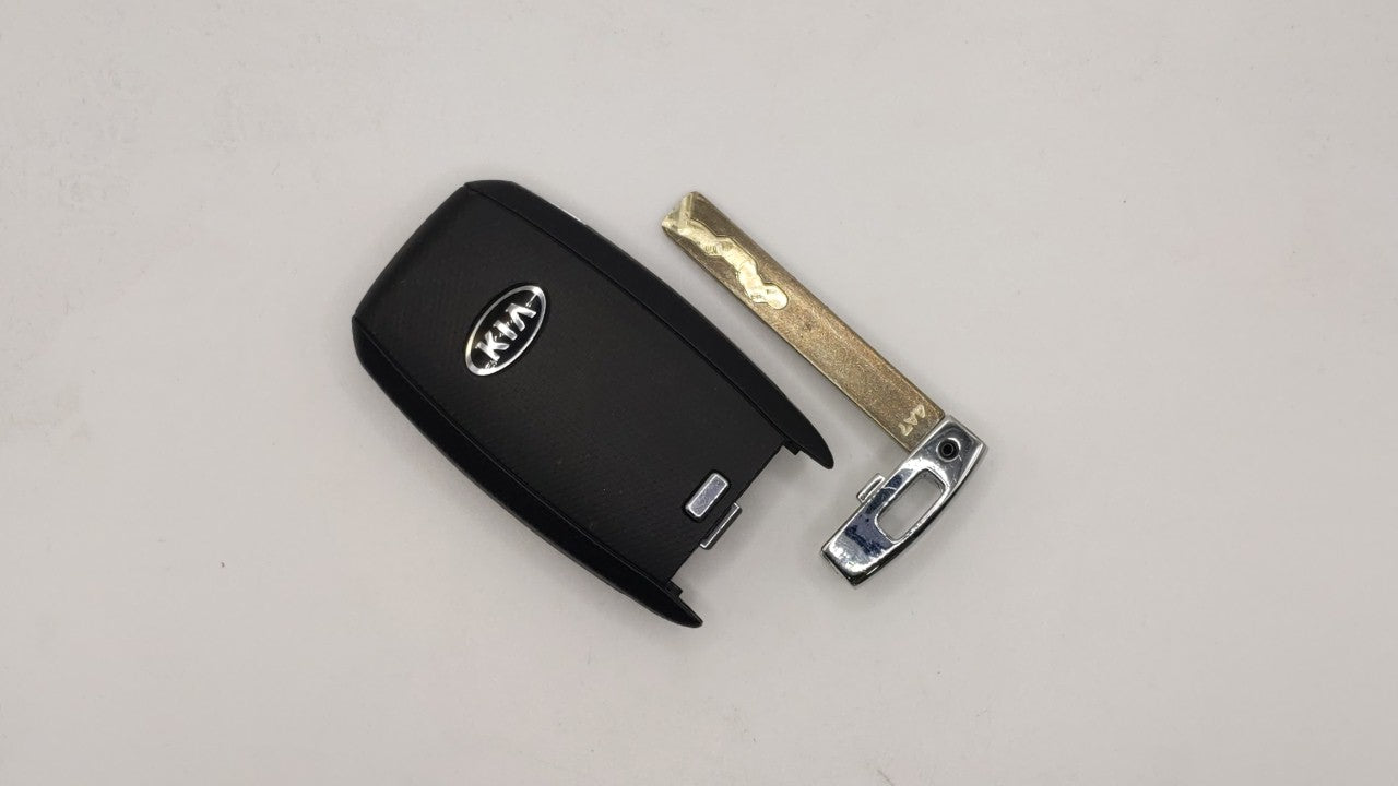 Kia Keyless Entry Remote Fob SY5QEFGE04 4 buttons - Oemusedautoparts1.com