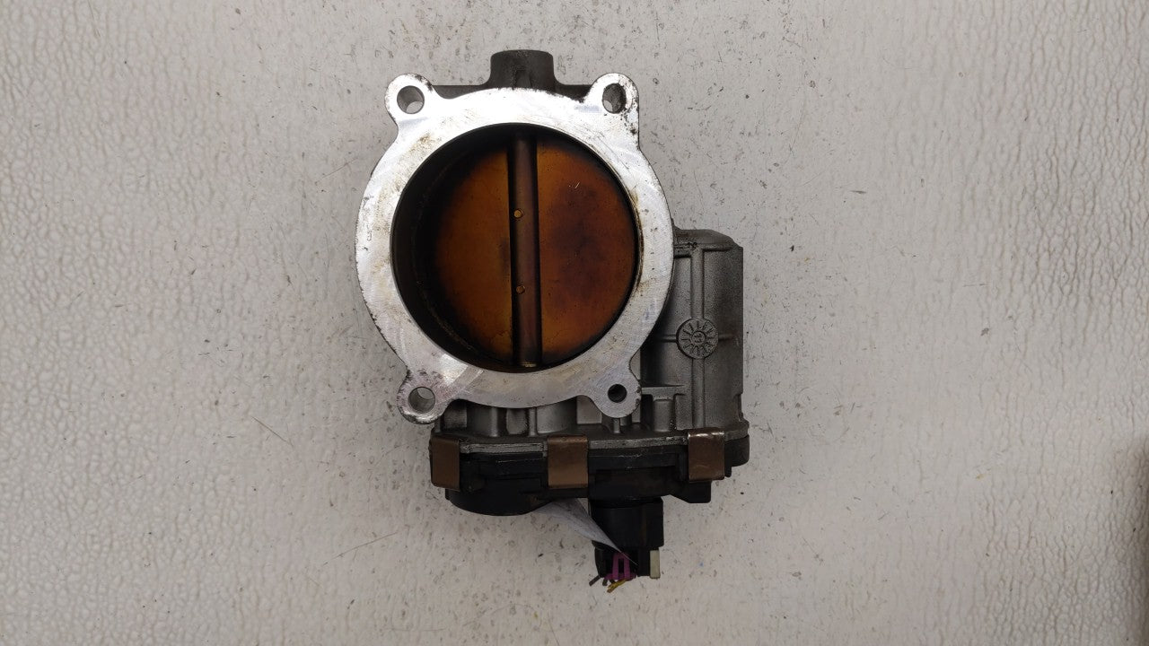 2009-2014 Chevrolet Tahoe Throttle Body P/N:TB1032 RME87 Fits 2009 2010 2011 2012 2013 2014 2015 OEM Used Auto Parts - Oemusedautoparts1.com