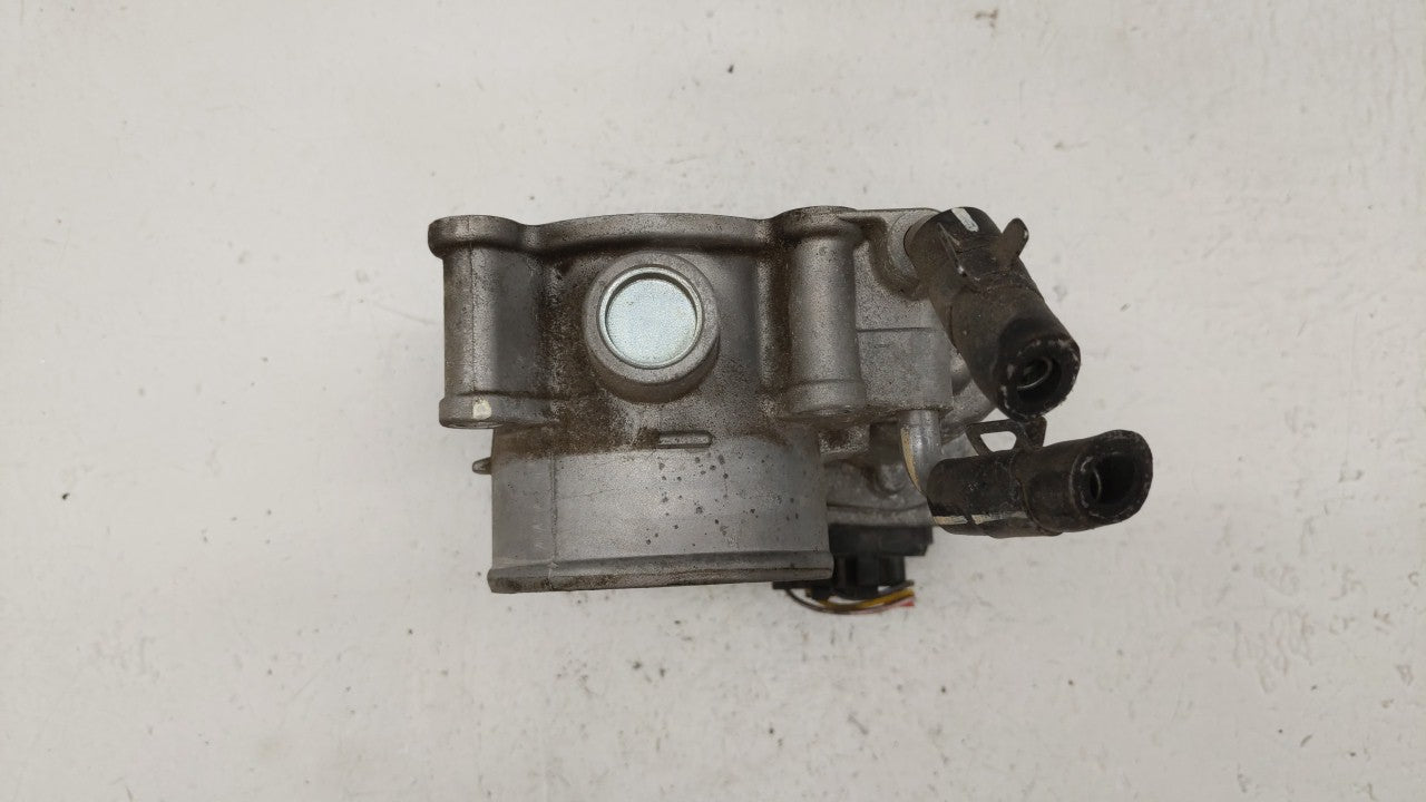 2011-2018 Hyundai Elantra Throttle Body P/N:35100-2E000 Fits 2011 2012 2013 2014 2015 2016 2017 2018 2019 OEM Used Auto Parts - Oemusedautoparts1.com