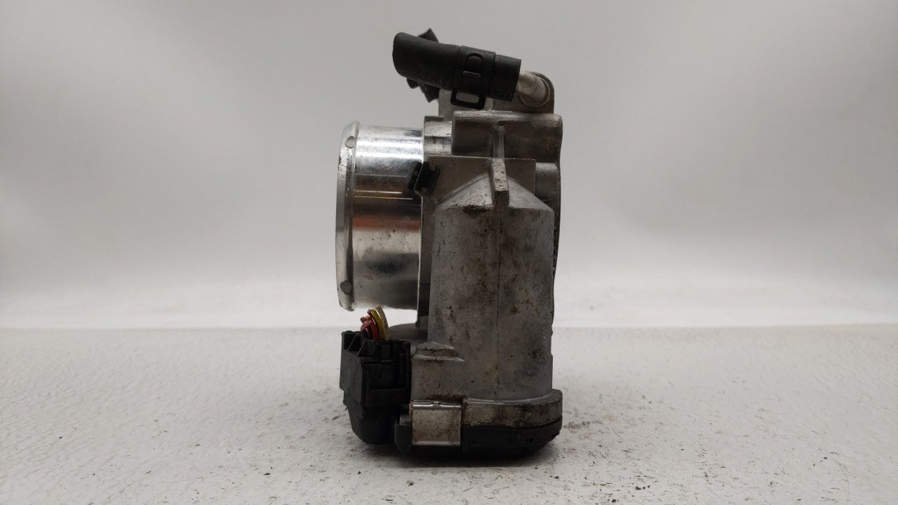 2011-2014 Hyundai Sonata Throttle Body P/N:35100-2G700 Fits 2011 2012 2013 2014 2015 2016 OEM Used Auto Parts - Oemusedautoparts1.com