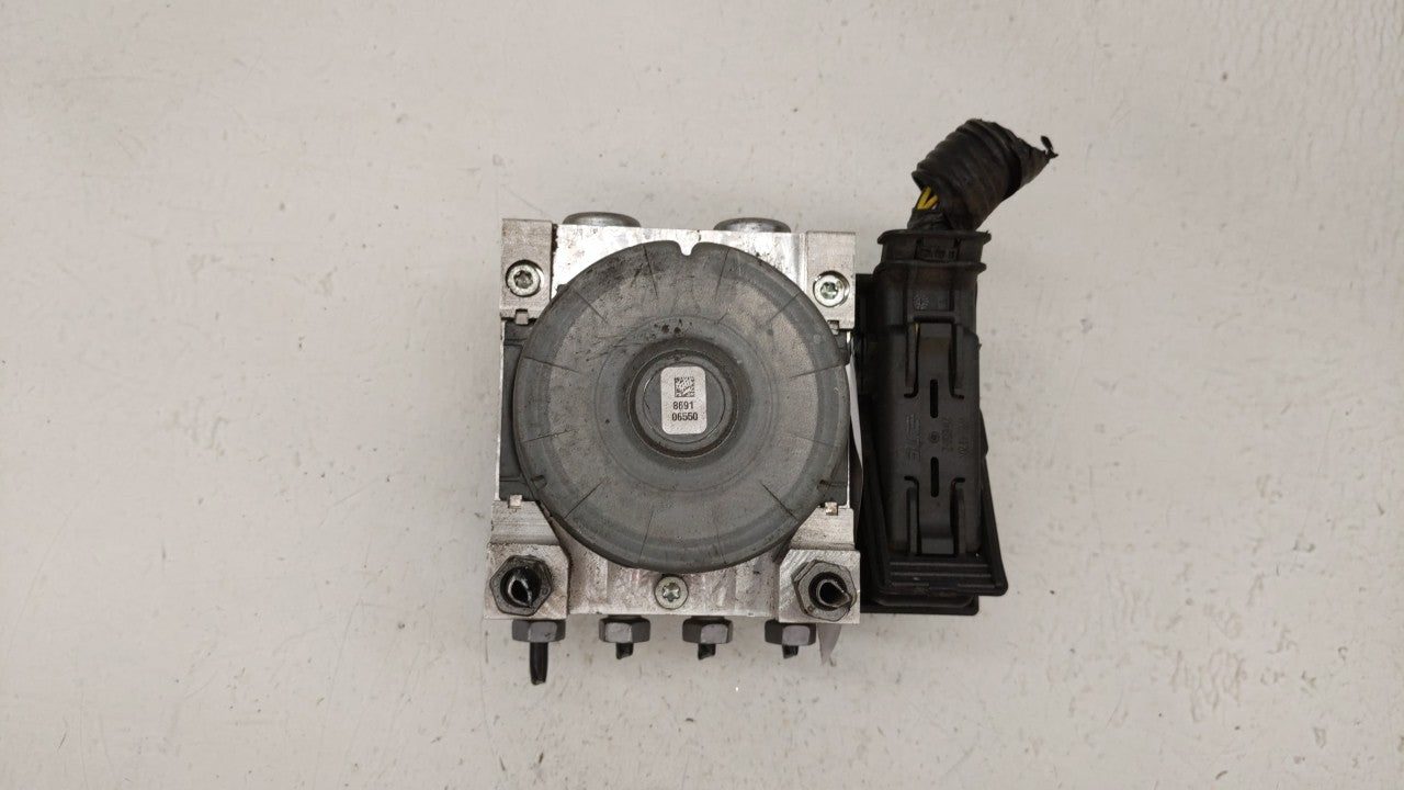 2014-2016 Ford Fusion ABS Pump Control Module Replacement P/N:EG9C-2C405-AF EG9C-2C405-AE Fits 2014 2015 2016 OEM Used Auto Parts - Oemusedautoparts1.com