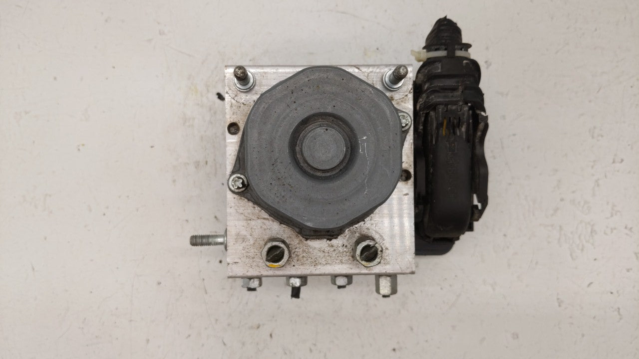 2015-2019 Nissan Versa ABS Pump Control Module Replacement P/N:47660 9KS0A 47660 9KL0A Fits 2015 2016 2017 2018 2019 OEM Used Auto Parts - Oemusedautoparts1.com