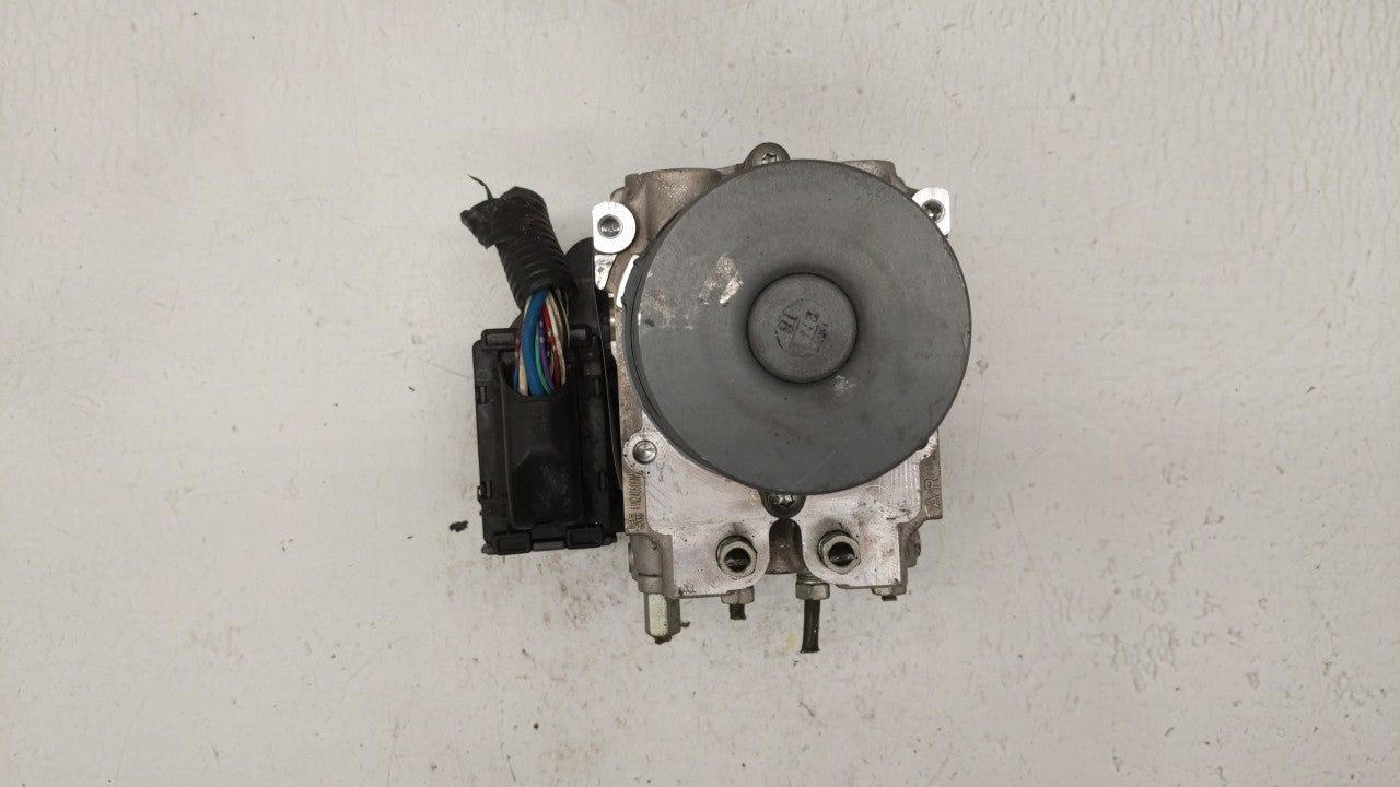 2012 Scion Xb ABS Pump Control Module Replacement P/N:89541-12821 44540-12511 Fits OEM Used Auto Parts - Oemusedautoparts1.com