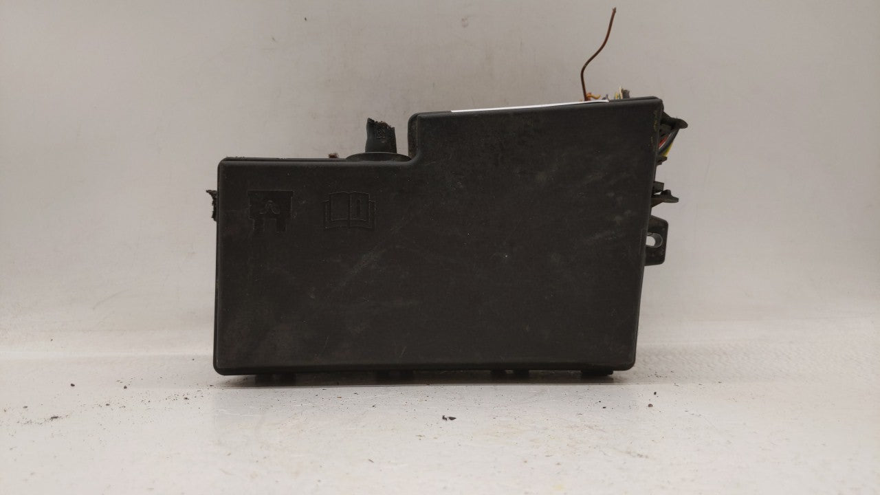 2013-2016 Ford Escape Fusebox Fuse Box Panel Relay Module P/N:AV6T-14A142-AB AV6T-14A067-AD Fits 2013 2014 2015 2016 OEM Used Auto Parts - Oemusedautoparts1.com