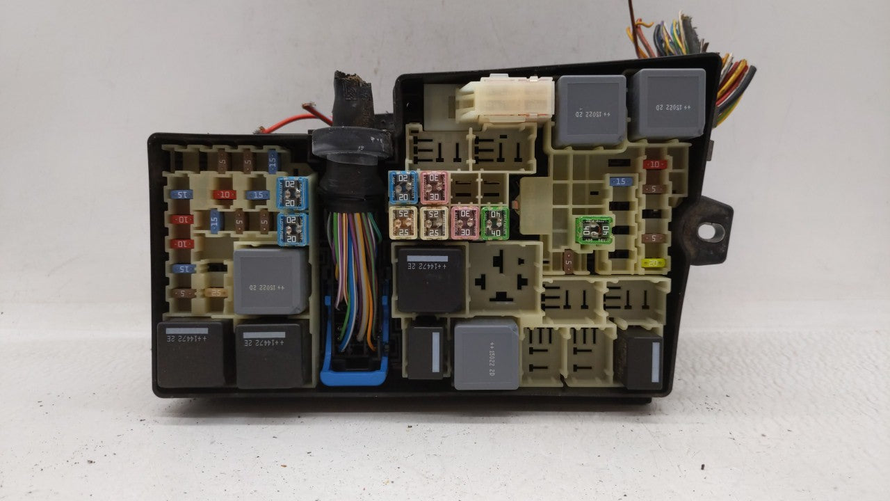 2013-2016 Ford Escape Fusebox Fuse Box Panel Relay Module P/N:AV6T-14A142-AB AV6T-14A067-AD Fits 2013 2014 2015 2016 OEM Used Auto Parts - Oemusedautoparts1.com