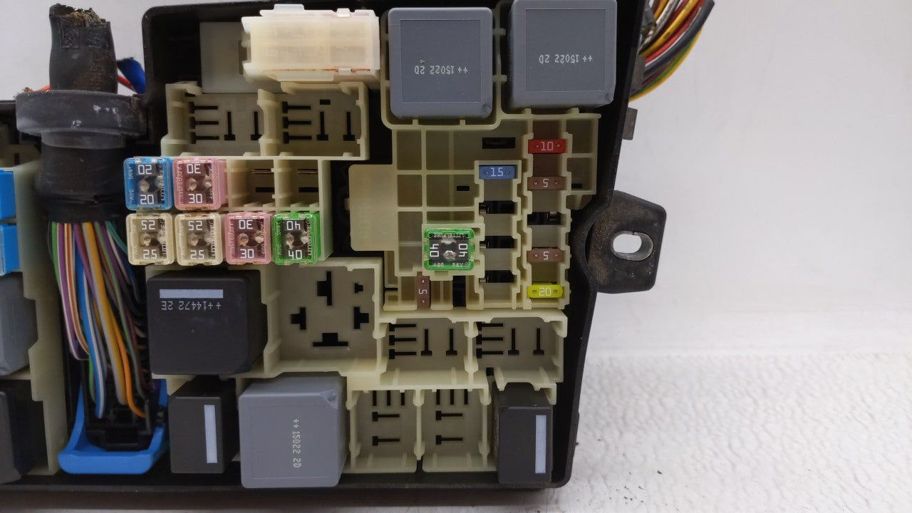 2013-2016 Ford Escape Fusebox Fuse Box Panel Relay Module P/N:AV6T-14A142-AB AV6T-14A067-AD Fits 2013 2014 2015 2016 OEM Used Auto Parts - Oemusedautoparts1.com