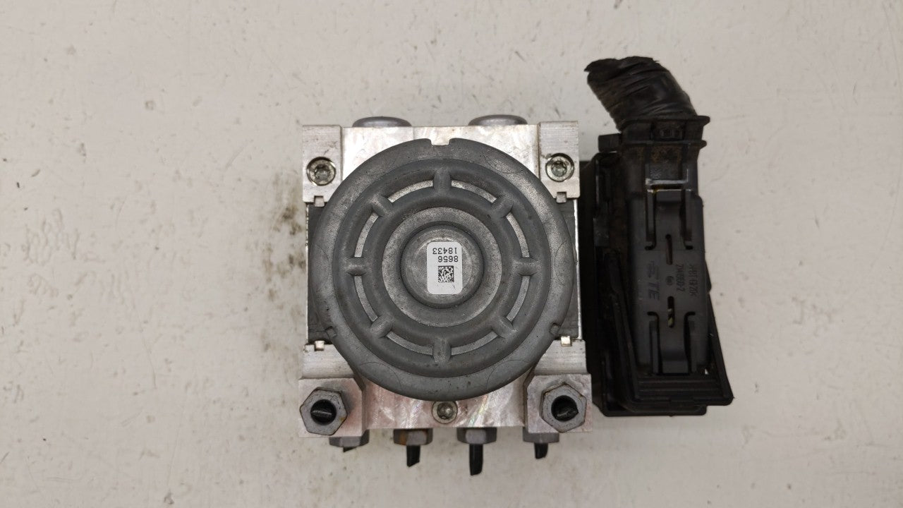 2014-2016 Lincoln Mkz ABS Pump Control Module Replacement P/N:DG98-2C555-BD GG98-2C555-AB Fits 2014 2015 2016 OEM Used Auto Parts - Oemusedautoparts1.com