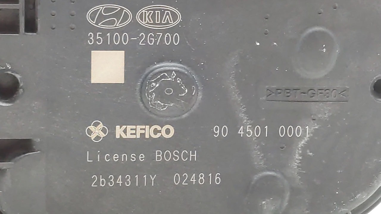 2012-2015 Kia Sorento Throttle Body P/N:35100-2G700 Fits 2011 2012 2013 2014 2015 2016 OEM Used Auto Parts - Oemusedautoparts1.com