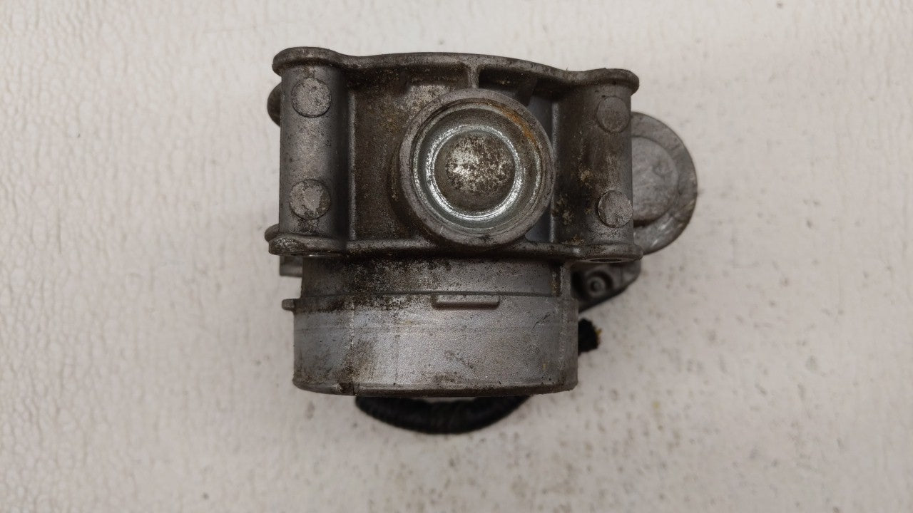 2013-2019 Ford Escape Throttle Body P/N:DS7E-9F991-AK DS7E-9F991-AD Fits 2013 2014 2015 2016 2017 2018 2019 2020 OEM Used Auto Parts - Oemusedautoparts1.com