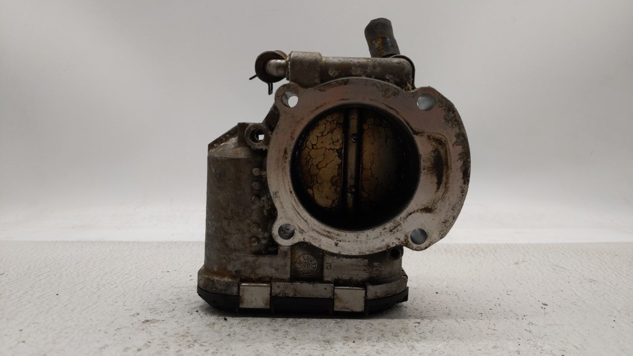 2010-2013 Hyundai Tucson Throttle Body P/N:35100-25400 35100-25200 Fits 2006 2007 2008 2009 2010 2011 2012 2013 OEM Used Auto Parts - Oemusedautoparts1.com