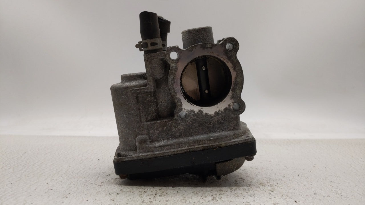 2000-2002 Mitsubishi Mirage Throttle Body Fits 2000 2001 2002 OEM Used Auto Parts - Oemusedautoparts1.com