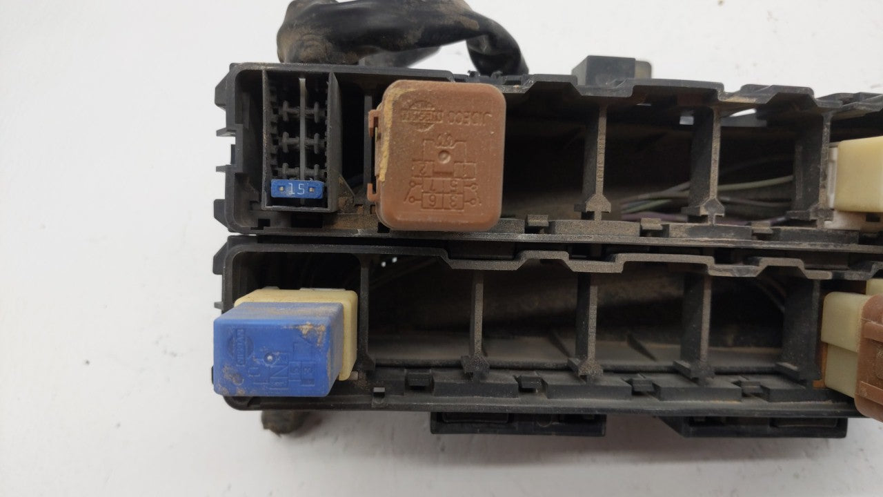 2005-2007 Nissan Xterra Fusebox Fuse Box Panel Relay Module P/N:24382EA010 24382 EA010 Fits 2005 2006 2007 OEM Used Auto Parts - Oemusedautoparts1.com