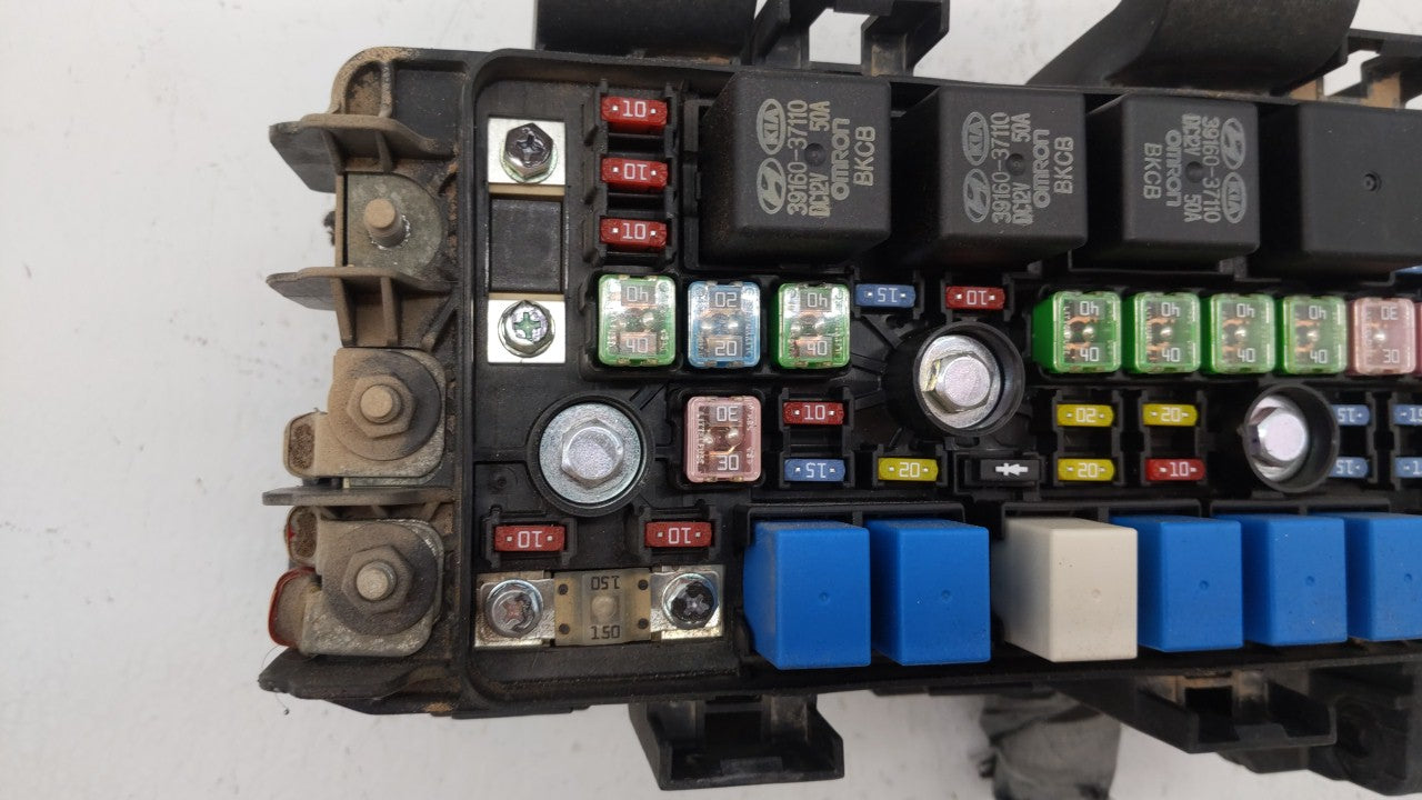 2006-2010 Hyundai Sonata Fusebox Fuse Box Panel Relay Module P/N:91950-3K540 91950-3K510 Fits 2006 2007 2008 2009 2010 OEM Used Auto Parts - Oemusedautoparts1.com