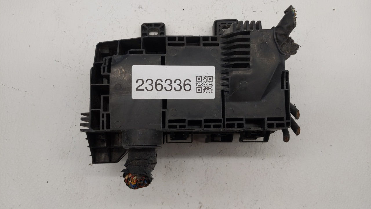 2006-2010 Hyundai Sonata Fusebox Fuse Box Panel Relay Module P/N:91950-3K540 91950-3K510 Fits 2006 2007 2008 2009 2010 OEM Used Auto Parts - Oemusedautoparts1.com