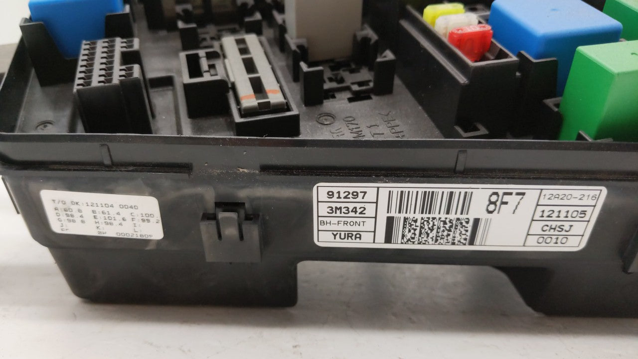 2012-2014 Hyundai Genesis Fusebox Fuse Box Panel Relay Module P/N:91940-3M131 Fits 2012 2013 2014 OEM Used Auto Parts - Oemusedautoparts1.com