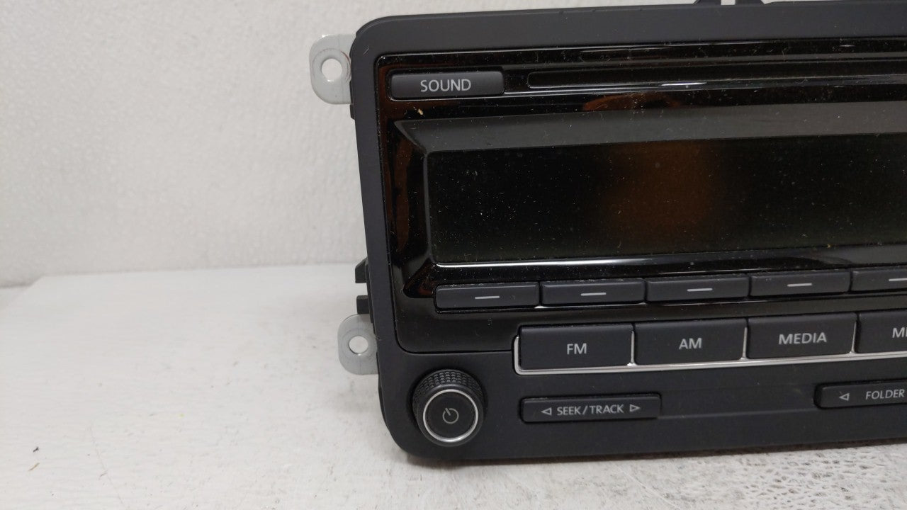 2014-2016 Volkswagen Beetle Radio AM FM Cd Player Receiver Replacement P/N:1K0 035 164 H Fits 2014 2015 2016 2017 OEM Used Auto Parts - Oemusedautoparts1.com