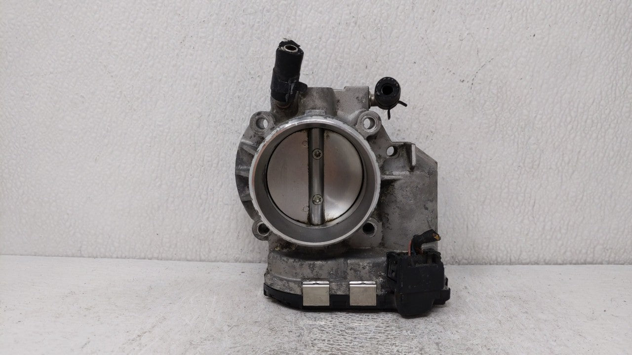 2010-2012 Hyundai Santa Fe Throttle Body P/N:35100-25400 35100-25200 Fits 2006 2007 2008 2009 2010 2011 2012 2013 OEM Used Auto Parts - Oemusedautoparts1.com