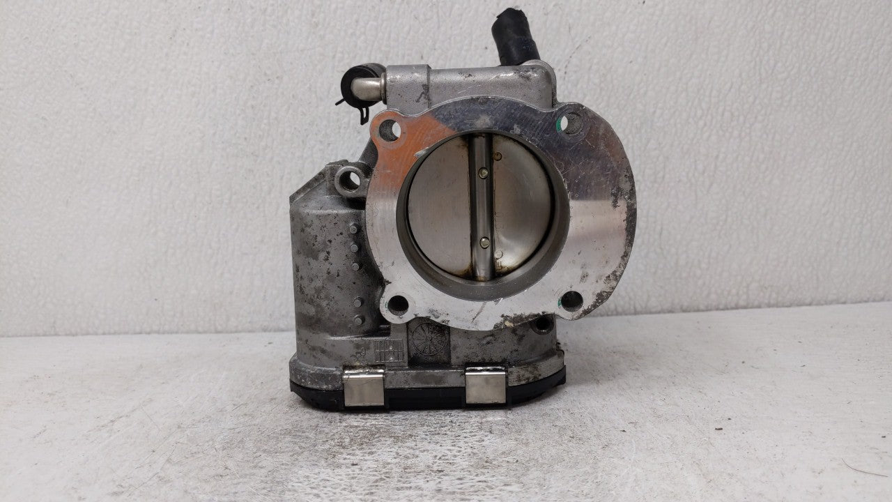 2010-2012 Hyundai Santa Fe Throttle Body P/N:35100-25400 35100-25200 Fits 2006 2007 2008 2009 2010 2011 2012 2013 OEM Used Auto Parts - Oemusedautoparts1.com