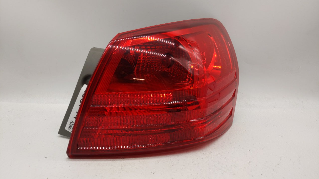 2008-2015 Nissan Rogue Tail Light Assembly Passenger Right OEM P/N:D0BBA Fits 2008 2009 2010 2011 2012 2013 2014 2015 OEM Used Auto Parts - Oemusedautoparts1.com