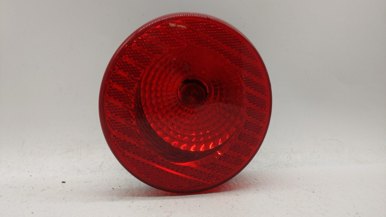 2005-2010 Chevrolet Cobalt Tail Light Assembly Passenger Right OEM P/N:16532532 A 15271525 Fits 2005 2006 2007 2008 2009 2010 OEM Used Auto Parts - Oemusedautoparts1.com