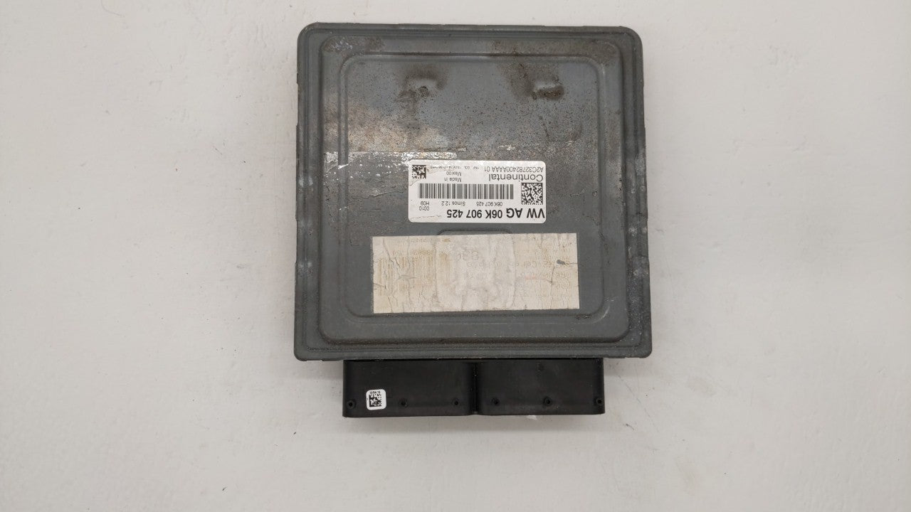 2014 Volkswagen Jetta PCM Engine Computer ECU ECM PCU OEM P/N:06K 906 070 C 06K 907 425 Fits OEM Used Auto Parts - Oemusedautoparts1.com