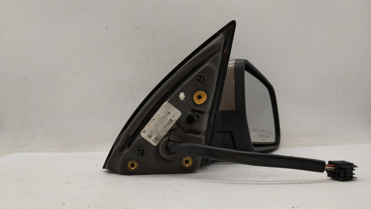 2010-2011 Chevrolet Equinox Side Mirror Replacement Passenger Right View Door Mirror P/N:20858728 20858720 Fits 2010 2011 OEM Used Auto Parts - Oemusedautoparts1.com