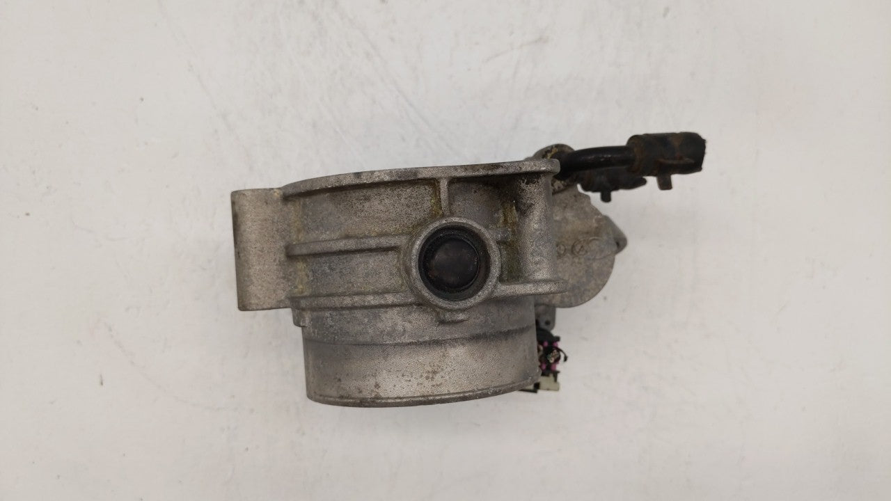 2010-2012 Hyundai Santa Fe Throttle Body P/N:28099075 35100-3C700 Fits 2010 2011 2012 2013 2014 OEM Used Auto Parts - Oemusedautoparts1.com