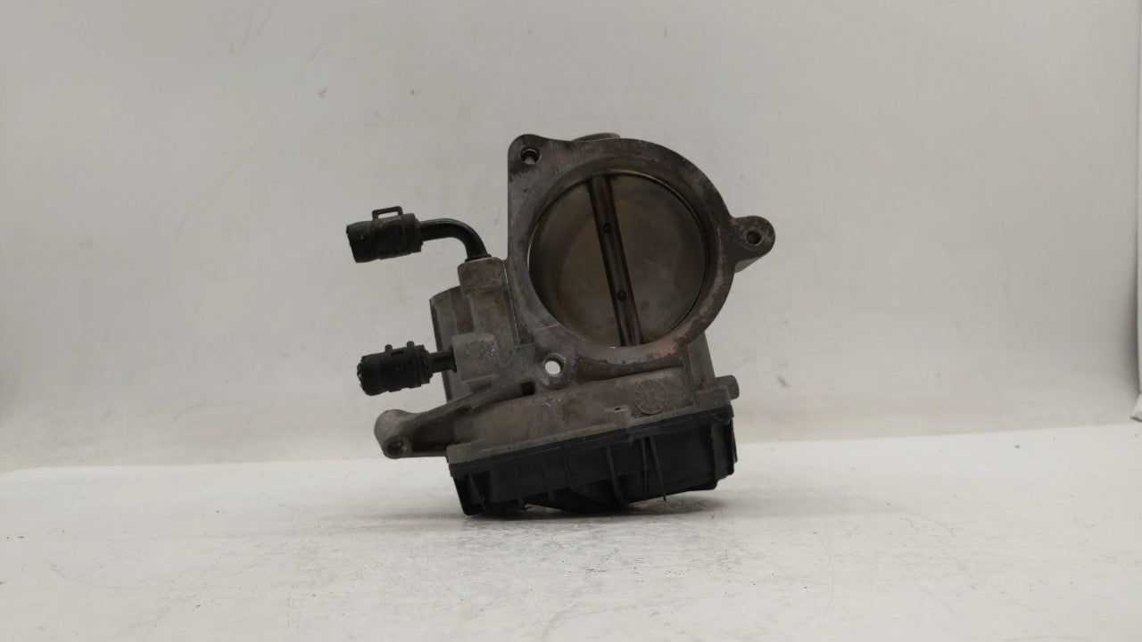 2010-2012 Hyundai Santa Fe Throttle Body P/N:28099075 35100-3C700 Fits 2010 2011 2012 2013 2014 OEM Used Auto Parts - Oemusedautoparts1.com