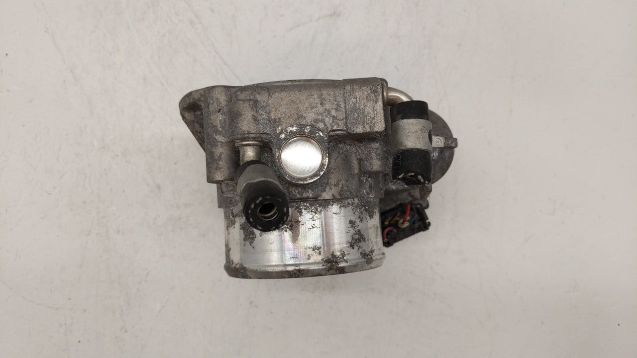 2011-2014 Hyundai Sonata Throttle Body P/N:35100-2G700 Fits 2011 2012 2013 2014 2015 2016 OEM Used Auto Parts - Oemusedautoparts1.com