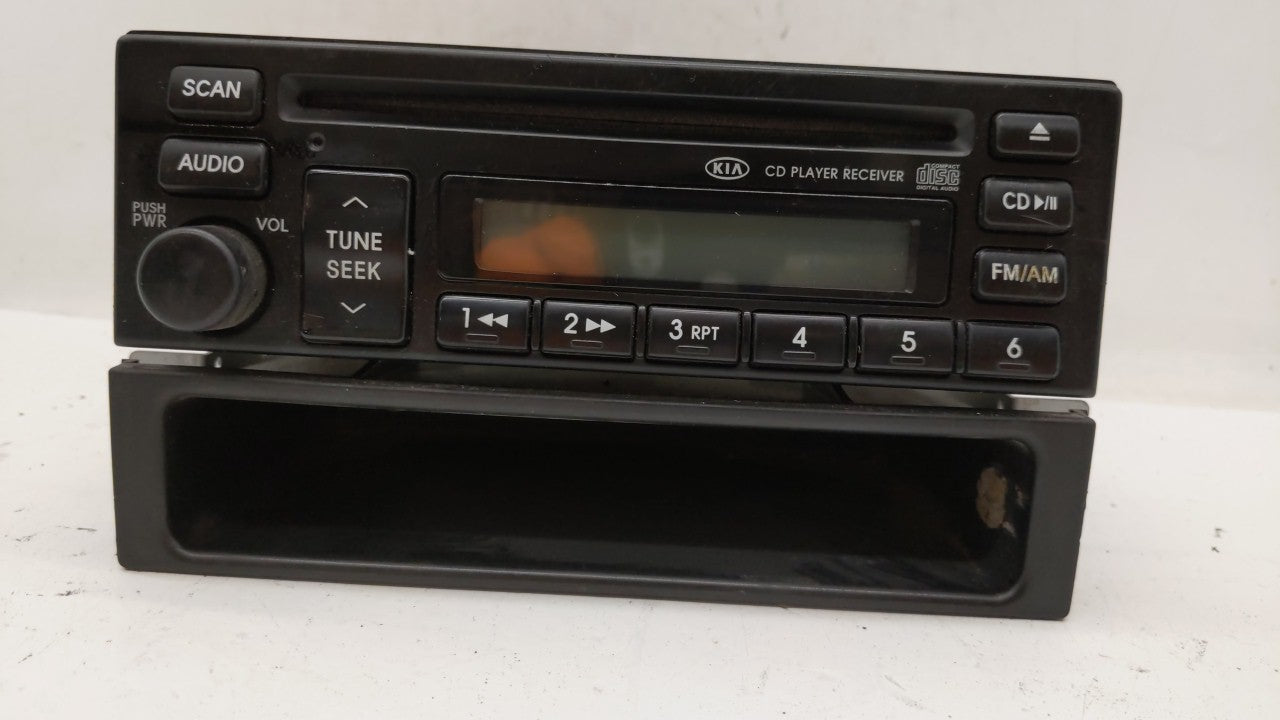 2006 Kia Sorento Radio AM FM Cd Player Receiver Replacement P/N:96140-3E200 96140-3E201 Fits 2003 2004 2005 OEM Used Auto Parts - Oemusedautoparts1.com