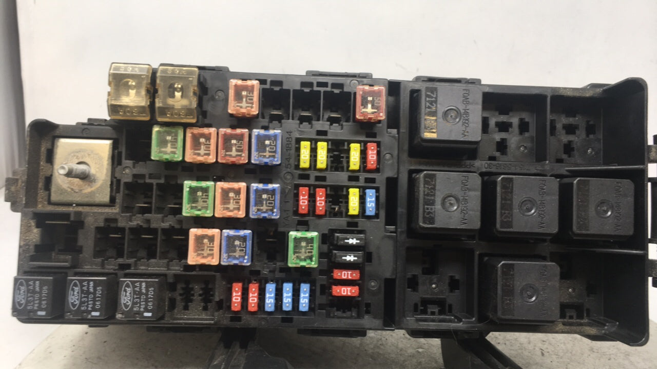 2008 Ford Sable Fusebox Fuse Box Panel Relay Module P/N:8G1T-14A003-A0 Fits 2009 OEM Used Auto Parts - Oemusedautoparts1.com