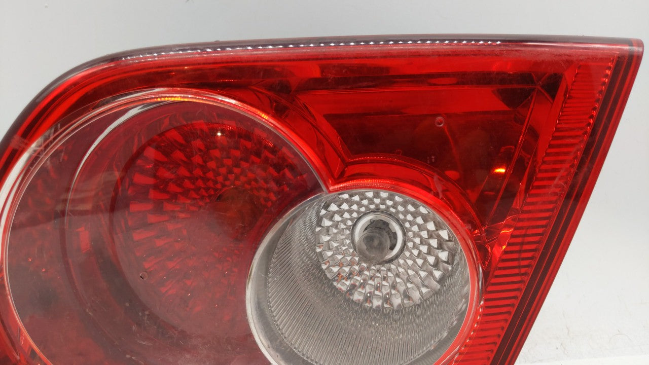 2003-2005 Mazda 6 Tail Light Assembly Passenger Right OEM P/N:2TZ 950 200 2TZ950200 Fits 2003 2004 2005 OEM Used Auto Parts - Oemusedautoparts1.com