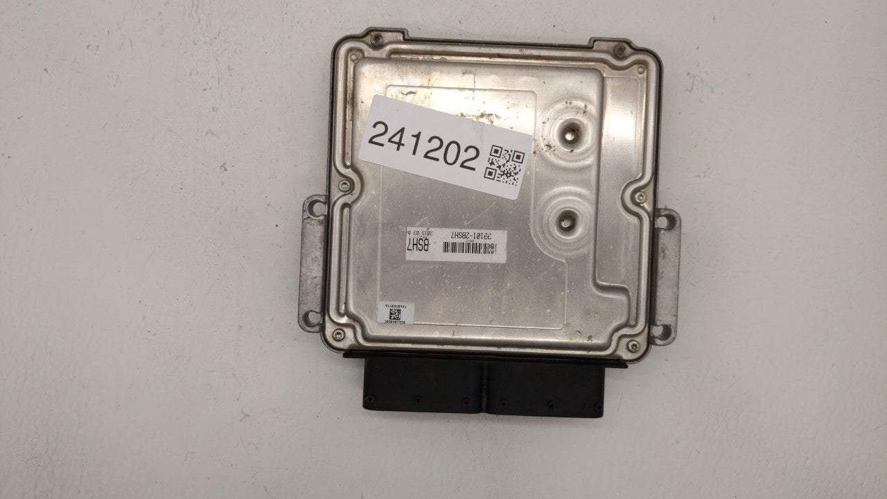 2015 Kia Soul PCM Engine Computer ECU ECM PCU OEM P/N:39101-2BSH1 39110-2BSH1 Fits OEM Used Auto Parts - Oemusedautoparts1.com