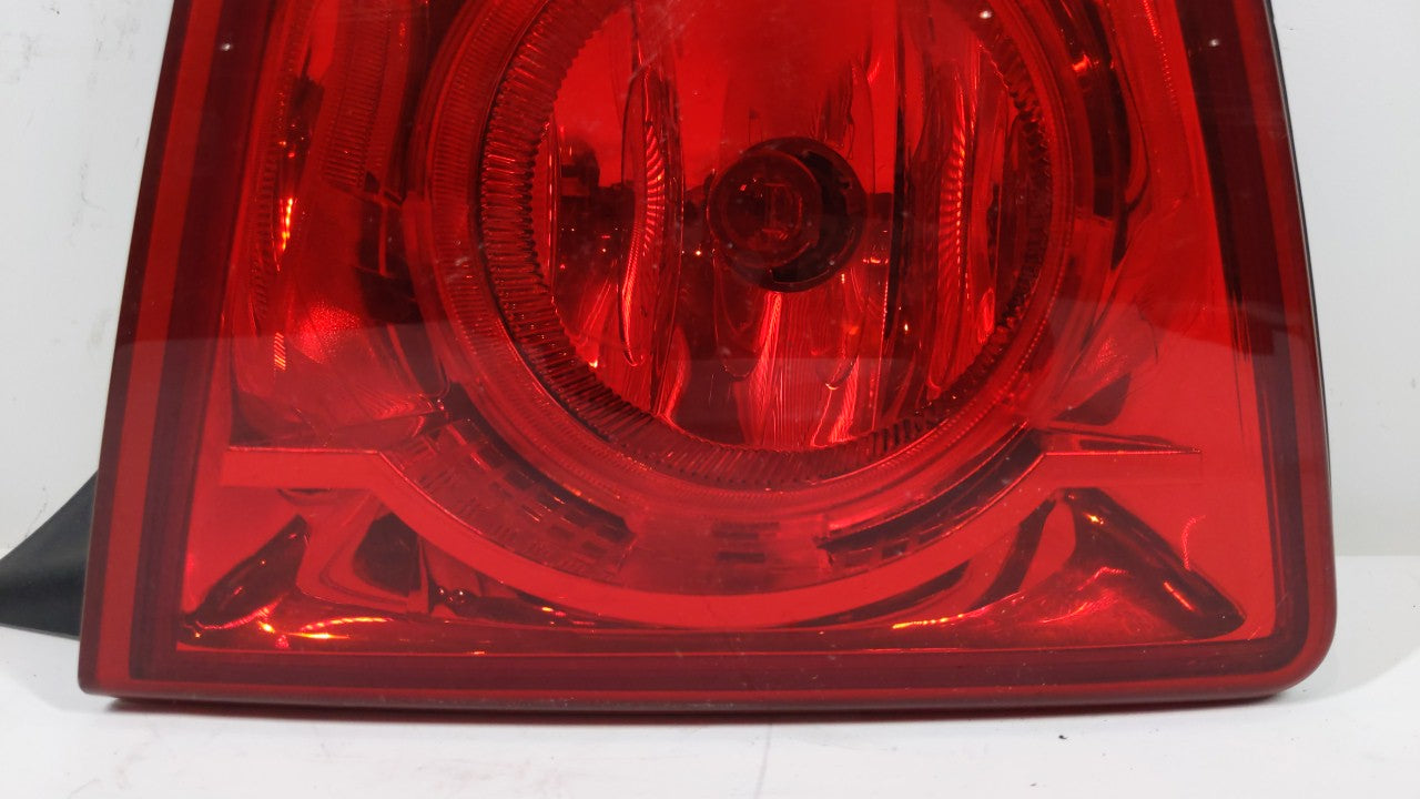 2009 Chevrolet Malibu Tail Light Assembly Passenger Right OEM P/N:20914363 25879097 Fits 2008 2010 2011 2012 OEM Used Auto Parts - Oemusedautoparts1.com