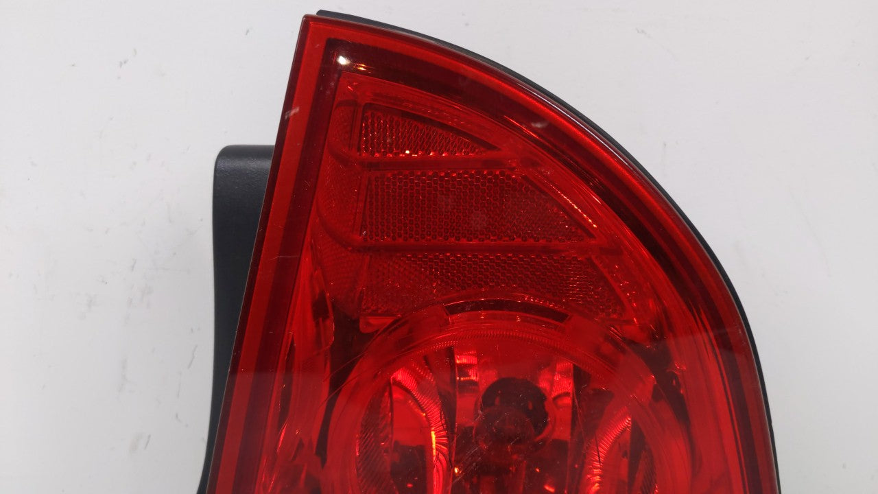 2009 Chevrolet Malibu Tail Light Assembly Passenger Right OEM P/N:20914363 25879097 Fits 2008 2010 2011 2012 OEM Used Auto Parts - Oemusedautoparts1.com