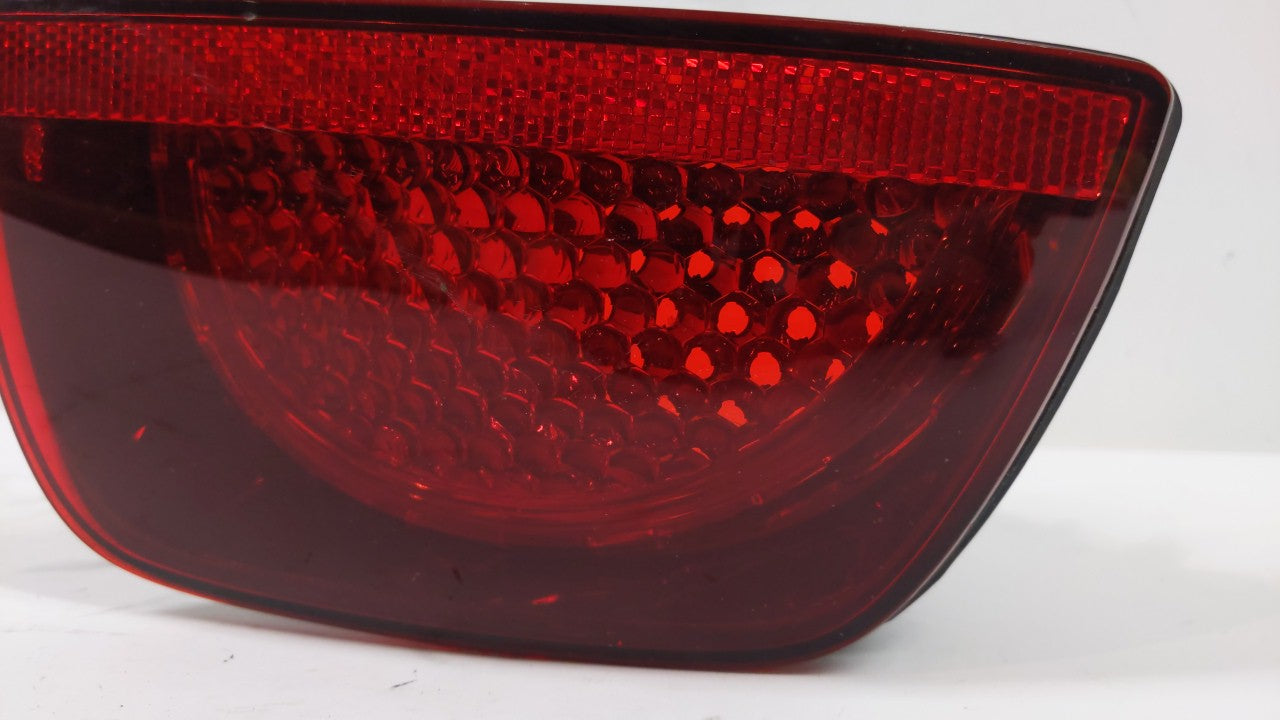 2010-2012 Chevrolet Camaro Tail Light Assembly Passenger Right OEM P/N:320370 320366 Fits 2010 2011 2012 OEM Used Auto Parts - Oemusedautoparts1.com