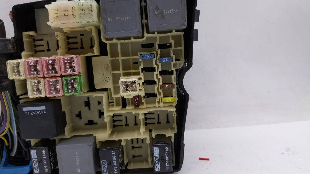 2012-2014 Ford Focus Fusebox Fuse Box Panel Relay Module P/N:AV6T-14A142-AB AV6T-14A142-AA Fits 2012 2013 2014 OEM Used Auto Parts - Oemusedautoparts1.com