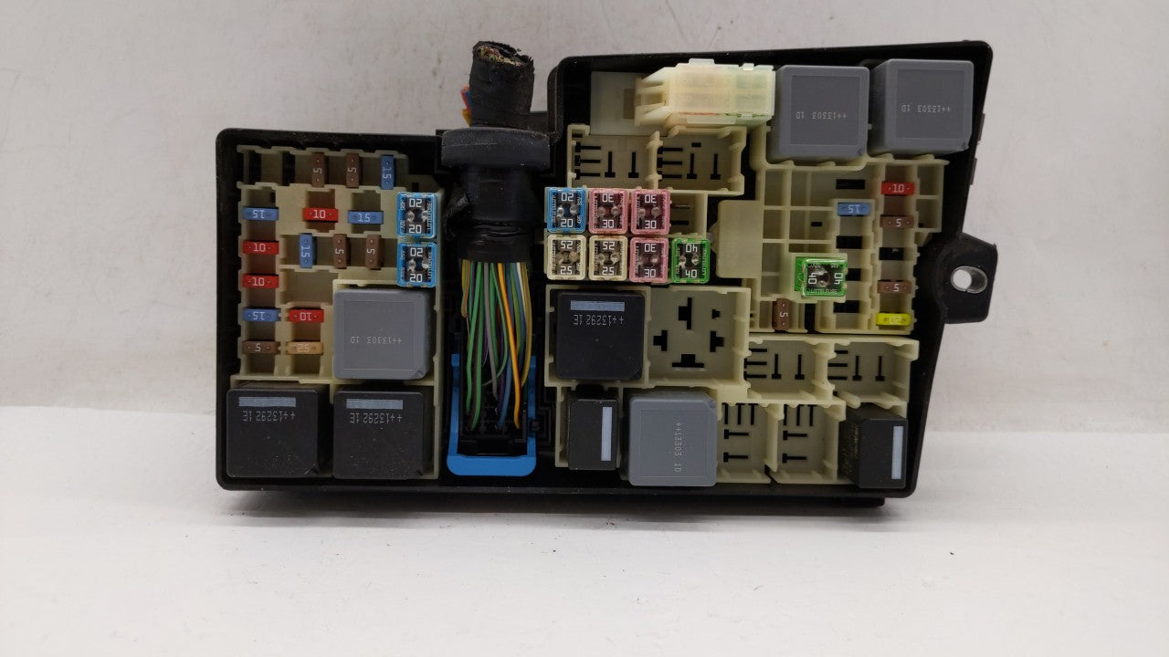 2013-2016 Ford Escape Fusebox Fuse Box Panel Relay Module P/N:AV6T-14A142-AB AV6T-14A067-AD Fits 2013 2014 2015 2016 OEM Used Auto Parts - Oemusedautoparts1.com