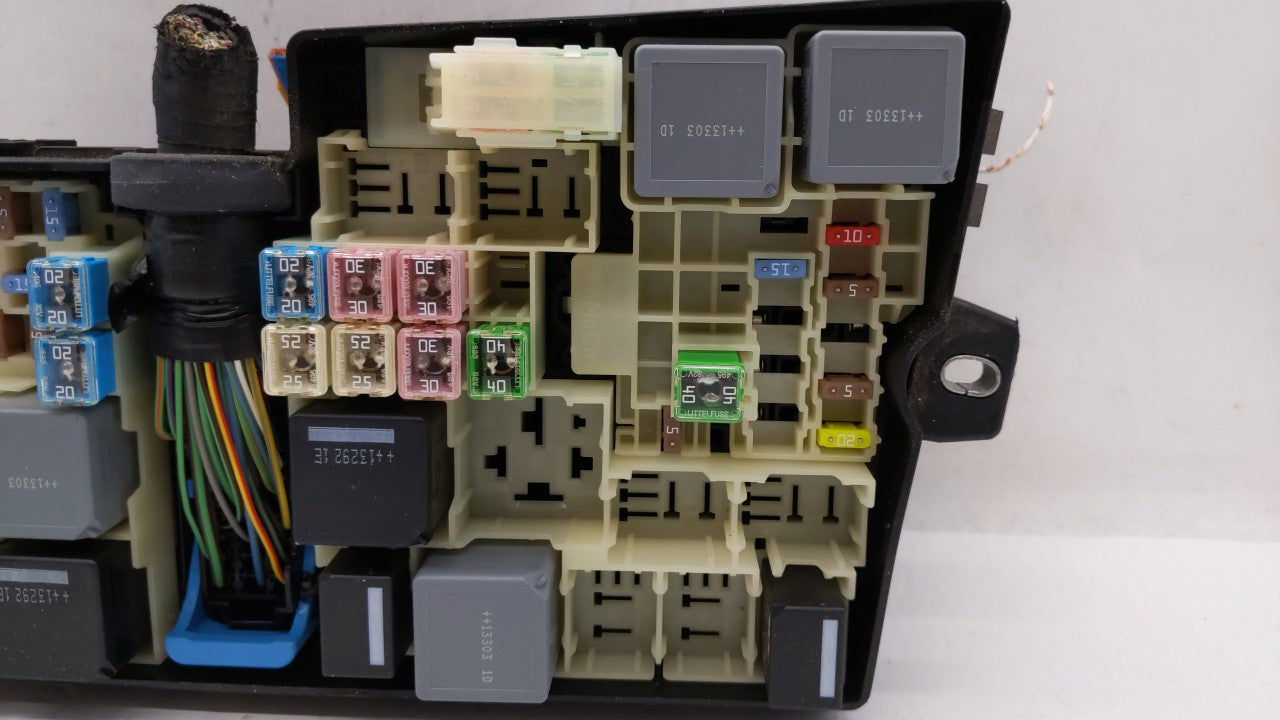 2013-2016 Ford Escape Fusebox Fuse Box Panel Relay Module P/N:AV6T-14A142-AB AV6T-14A067-AD Fits 2013 2014 2015 2016 OEM Used Auto Parts - Oemusedautoparts1.com