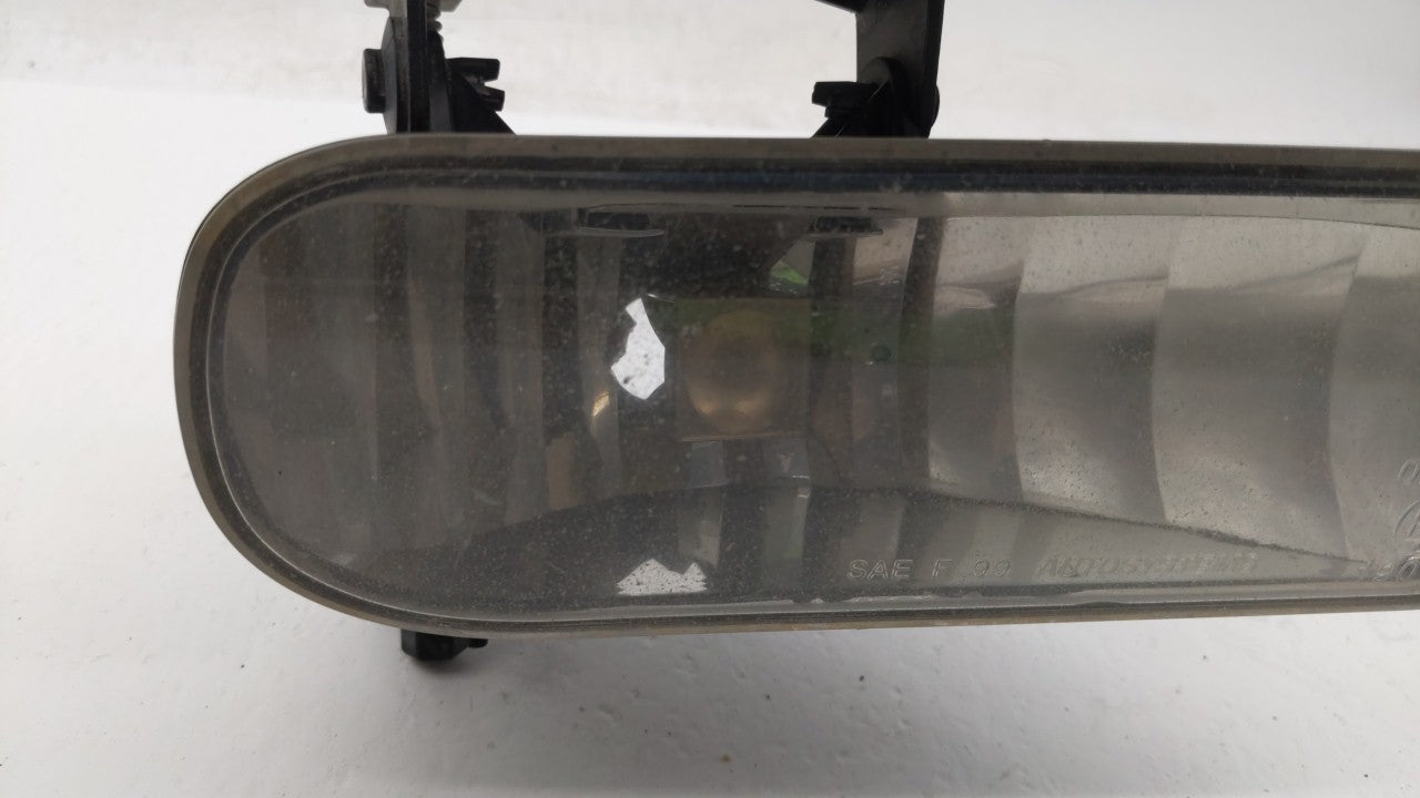 2000-2006 Chevrolet Suburban 1500 Passenger Right Oem Front Light Lamp - Oemusedautoparts1.com