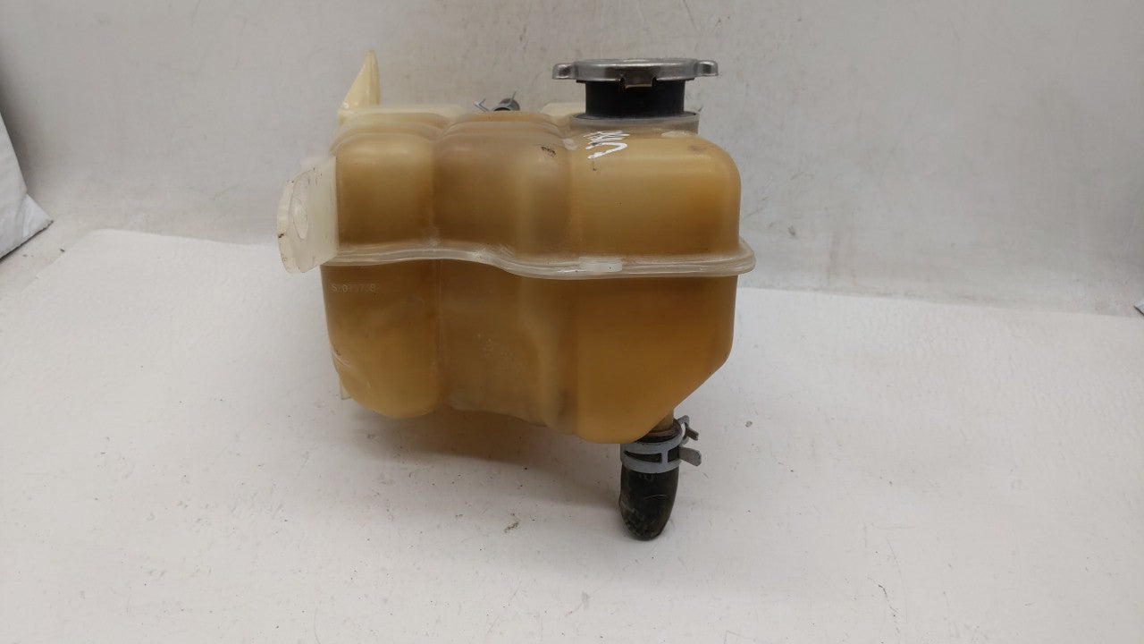 2005-2007 Jeep Liberty Radiator Coolant Overflow Expansion Tank Bottle - Oemusedautoparts1.com