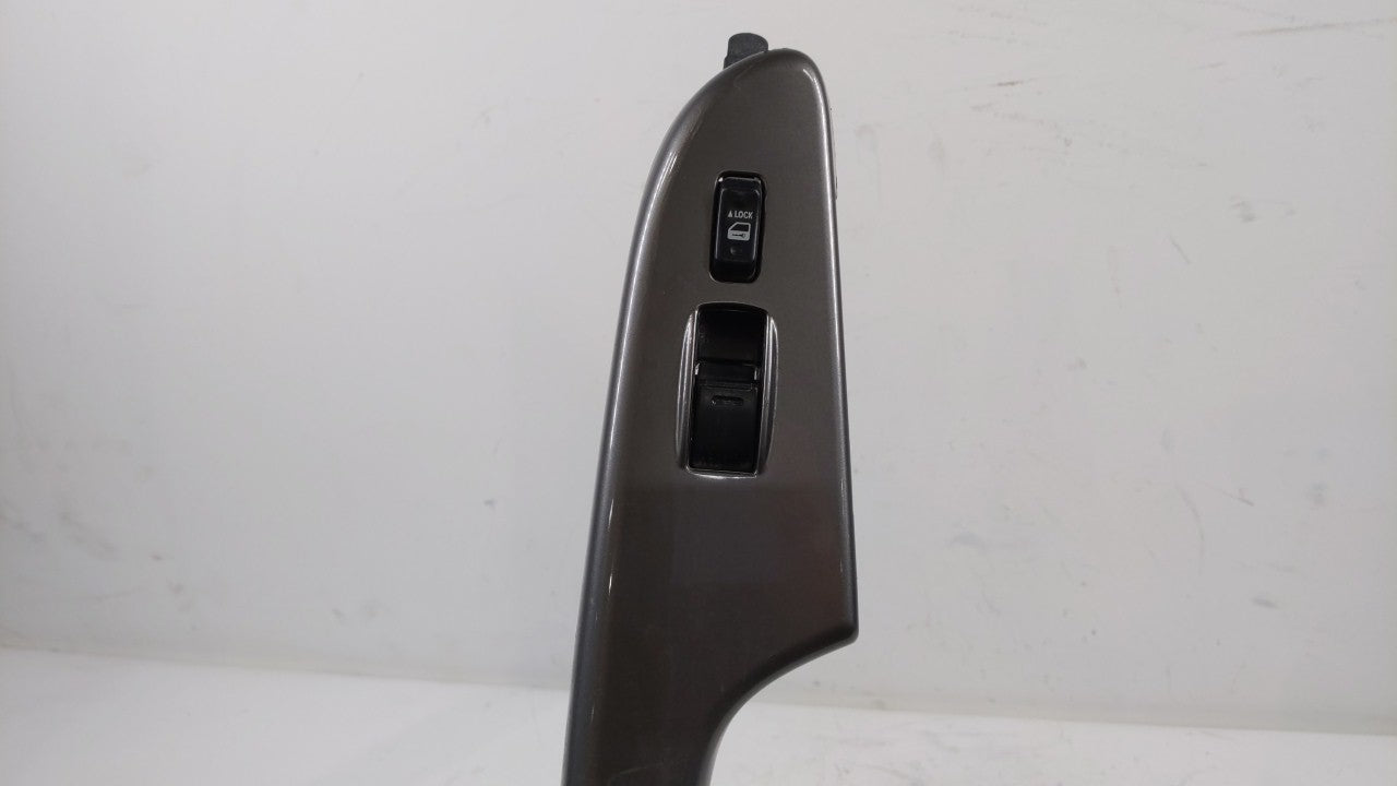 2006 Toyota Sienna Passeneger Right Power Window Switch 74231-ae011 245633 - Oemusedautoparts1.com