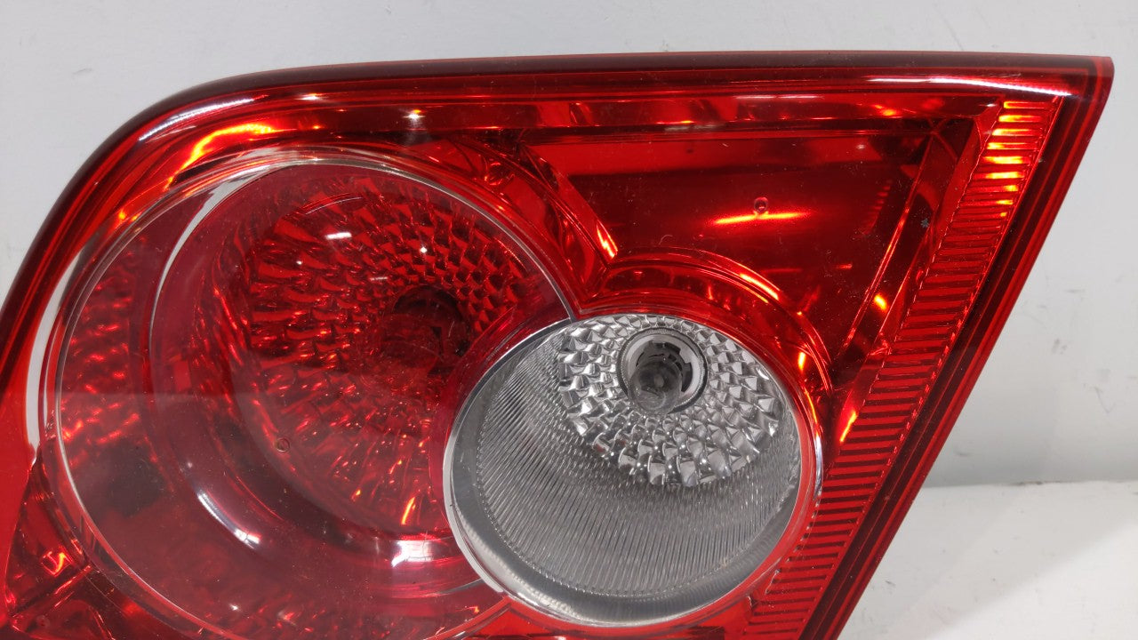 2003-2005 Mazda 6 Tail Light Assembly Passenger Right OEM P/N:2TZ 950 200 2TZ950200 Fits 2003 2004 2005 OEM Used Auto Parts - Oemusedautoparts1.com