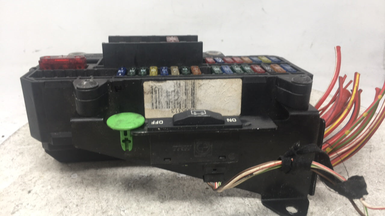 2002 Bmw 750i Fusebox Fuse Box Panel Relay Module P/N:61136900583-01 Fits OEM Used Auto Parts - Oemusedautoparts1.com