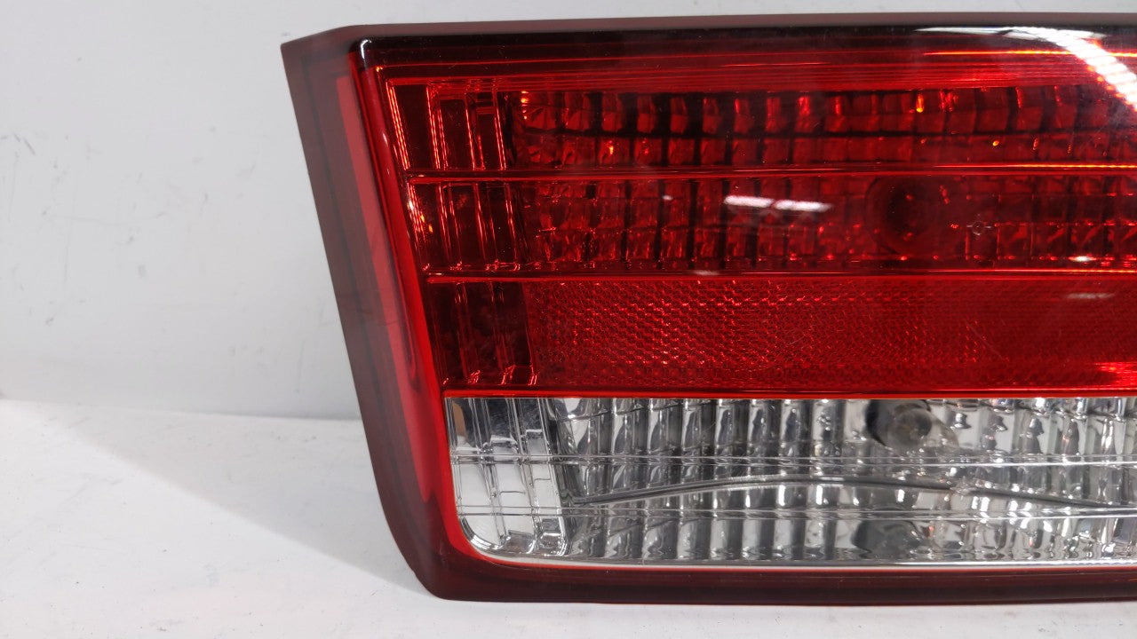 2006 Hyundai Sonata Tail Light Assembly Passenger Right OEM P/N:92404-0A0 Fits 2007 2008 OEM Used Auto Parts - Oemusedautoparts1.com