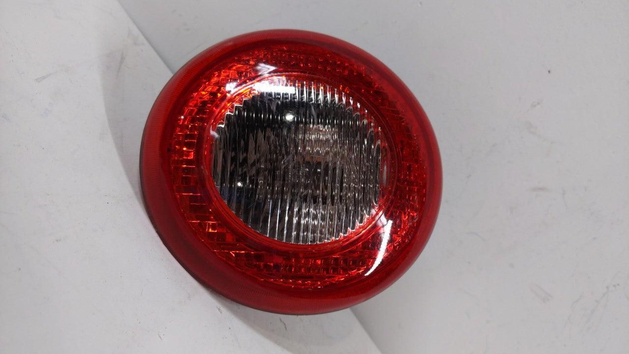 2007 Chevrolet Hhr Tail Light Assembly Passenger Right OEM P/N:25823015 15875484 Fits 2006 2008 2009 2010 2011 OEM Used Auto Parts - Oemusedautoparts1.com